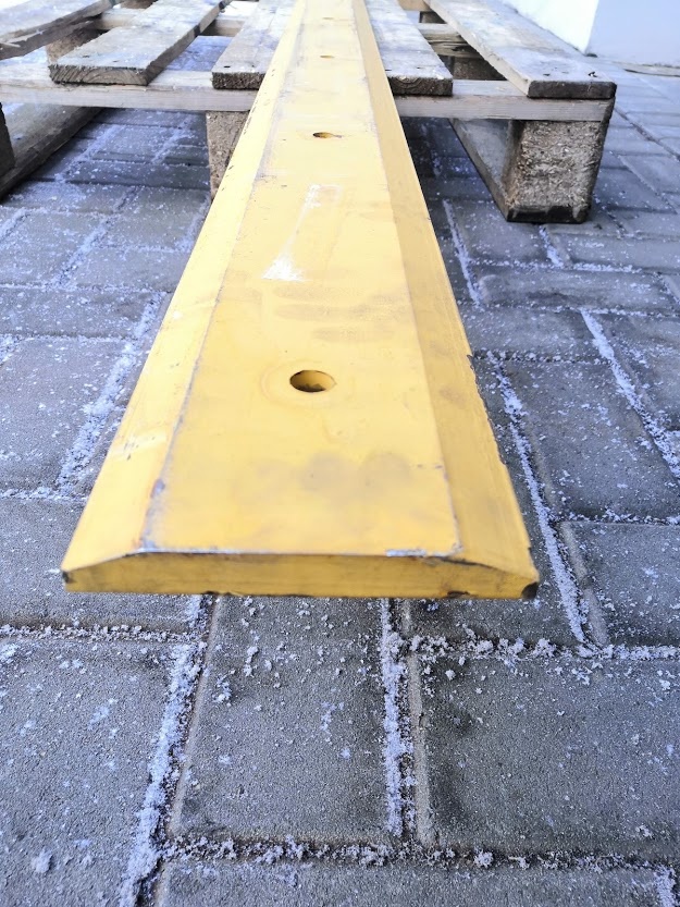 Hardoxový brit s dierami na zuby alebo obojstranný šrobovací - 2