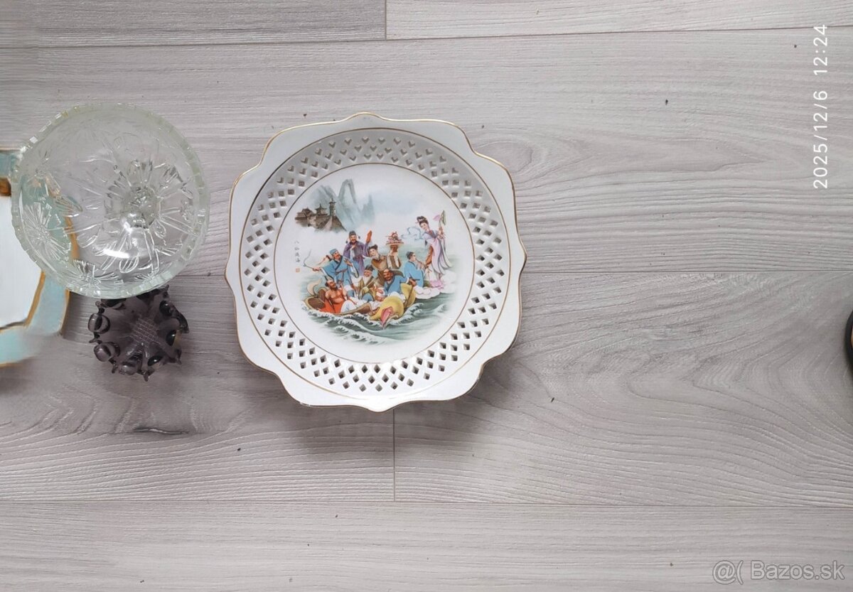 Predám tieto ozdobný čínsky tanier , misky a popolník a novú - 2