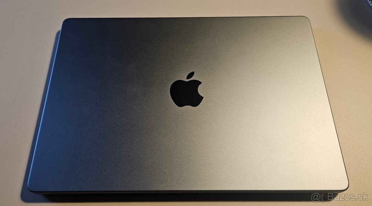 Apple MacBook Pro 14” M1 Pro / 32GB RAM / 1TB SSD - 2