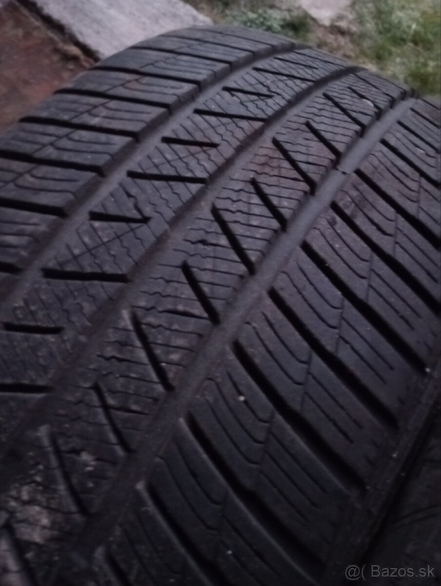 Zimné 235/40R19 Barum - 2
