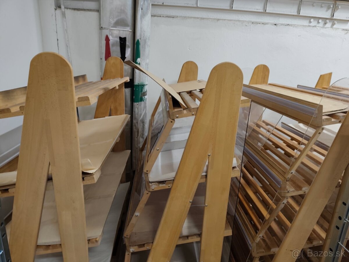 Výstavné regály "Áčka" - 2