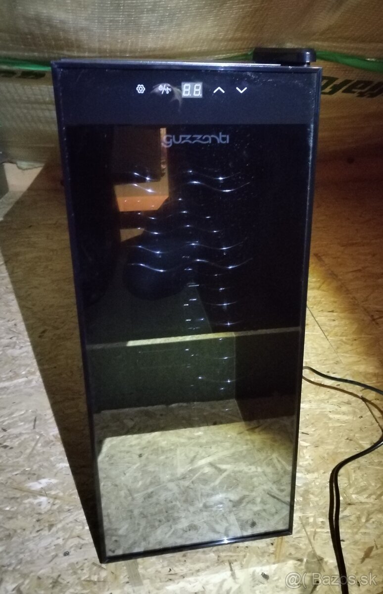 Vínotéka / Chladnicka GUZZANTI - 2