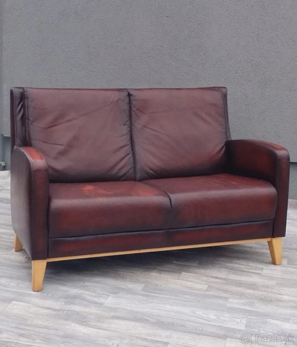 Dvojsedačka kožená bordová. - 2