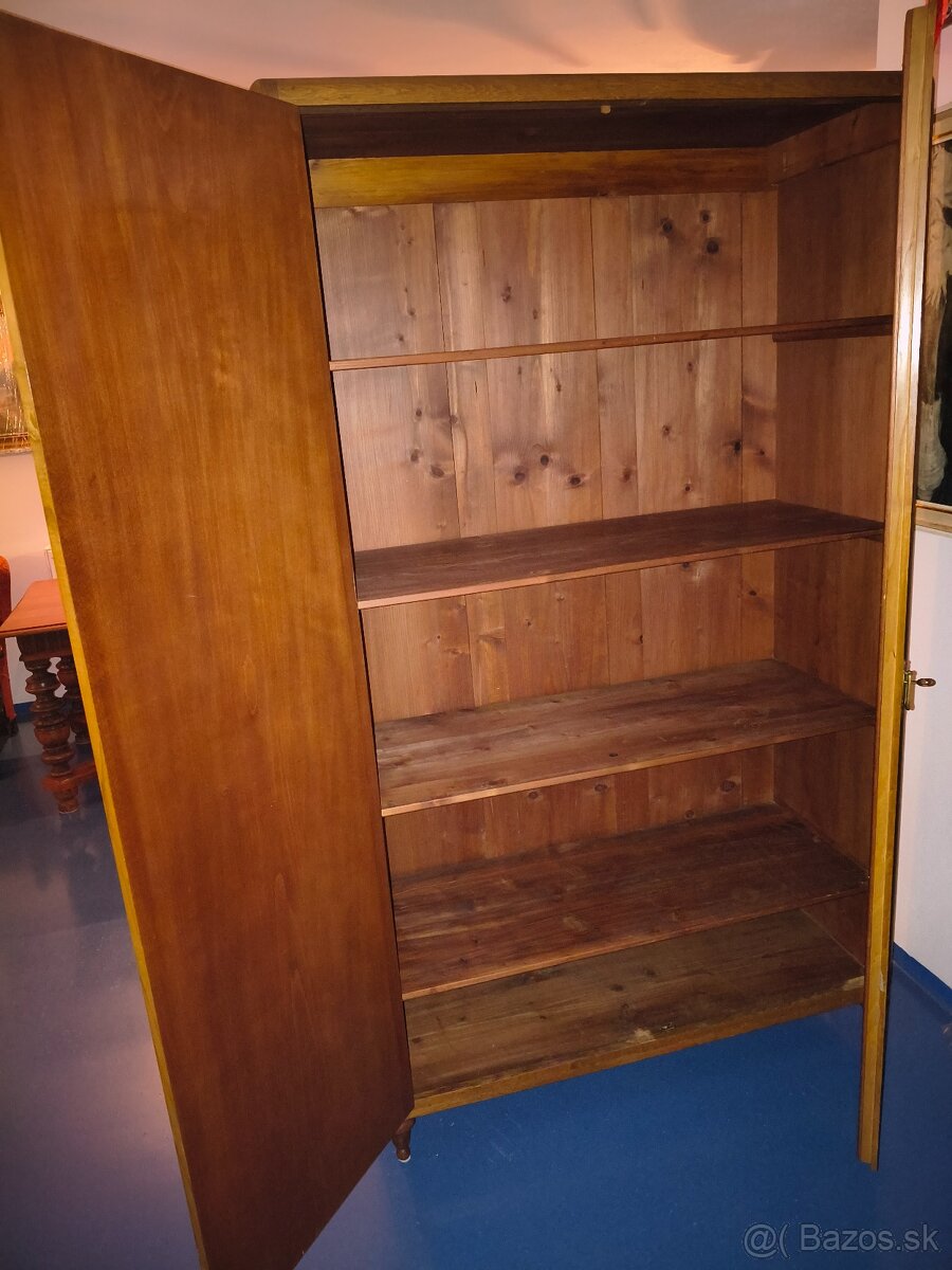 Starožitna skrina - 2