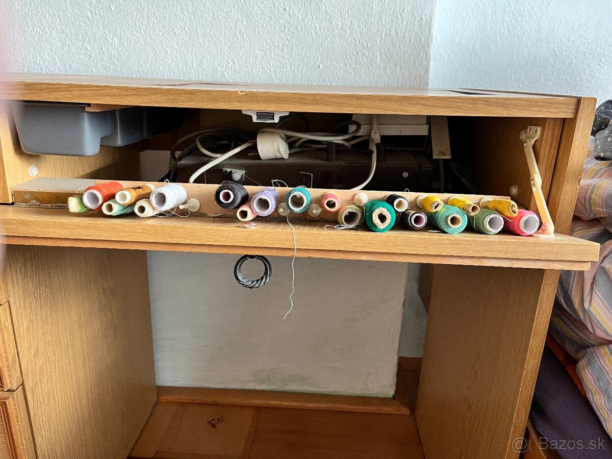 Mašinka stolová - 2