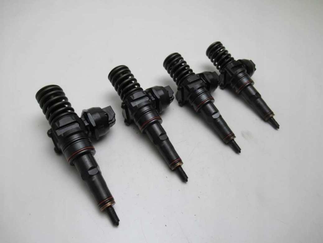 Trysky vstrekovac 1.9tdi 77kw bxe bkc bjbbbru 038130073ag - 2