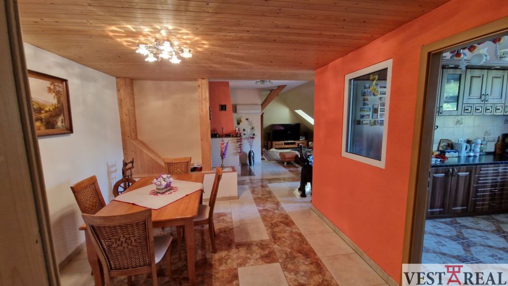 Na predaj polyfunkčná budova s pozemkom 1164 m².Galanta - Neb - View 2