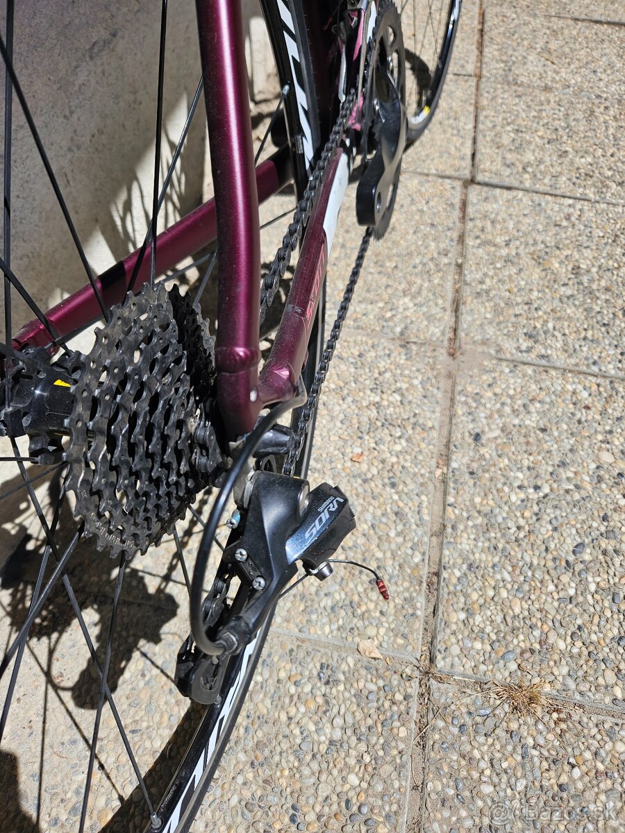 Predám cestný bicykel Scott - 2