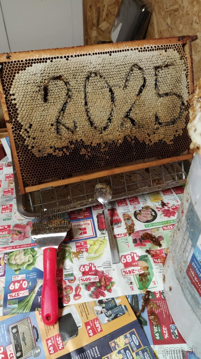 Včeli med . - 2