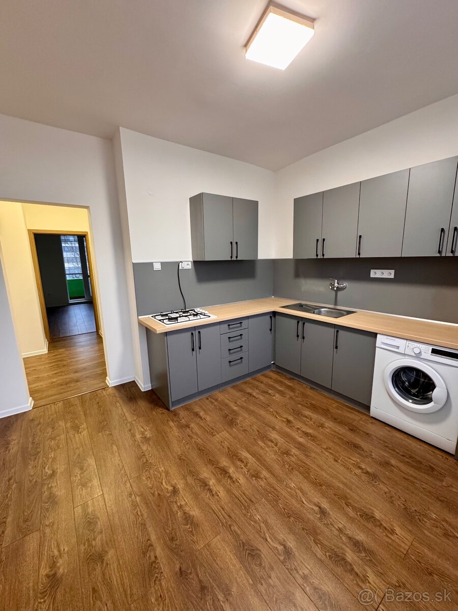 Centrum 3. Izbový byt VT s balkónom 79m2 Námestie Slobody - 2