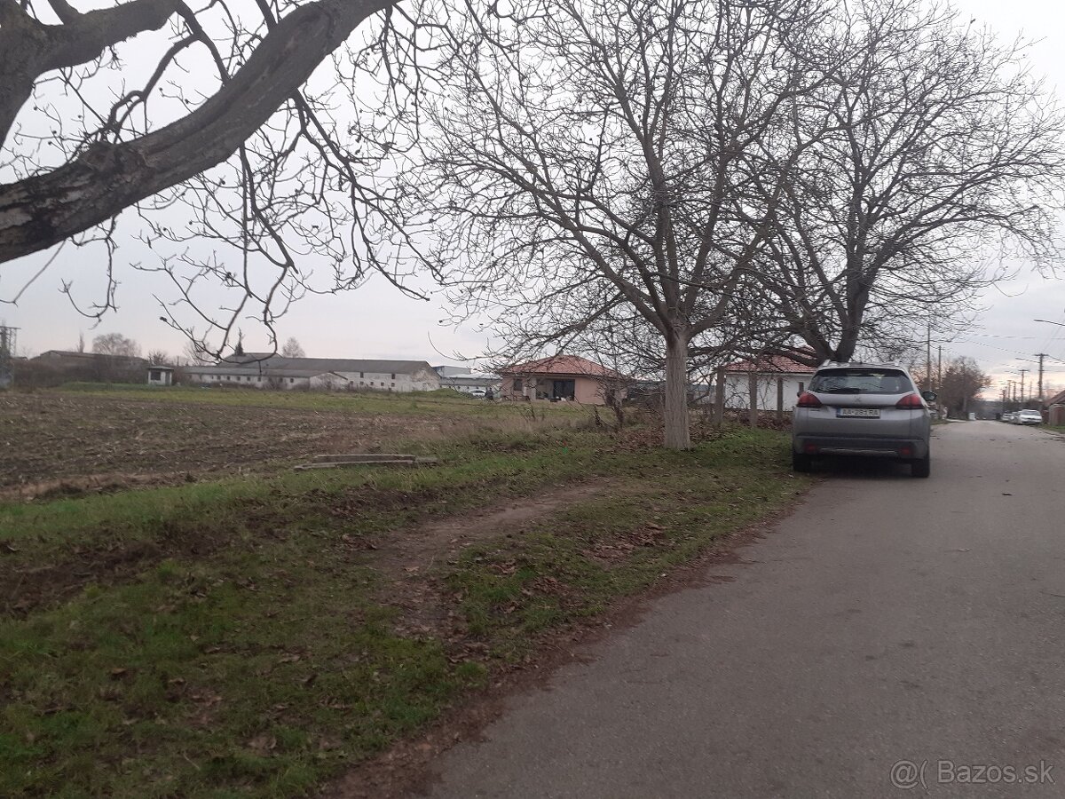 Stavebný pozemok v Hrušovanoch /TO za dobrú cenu - 2