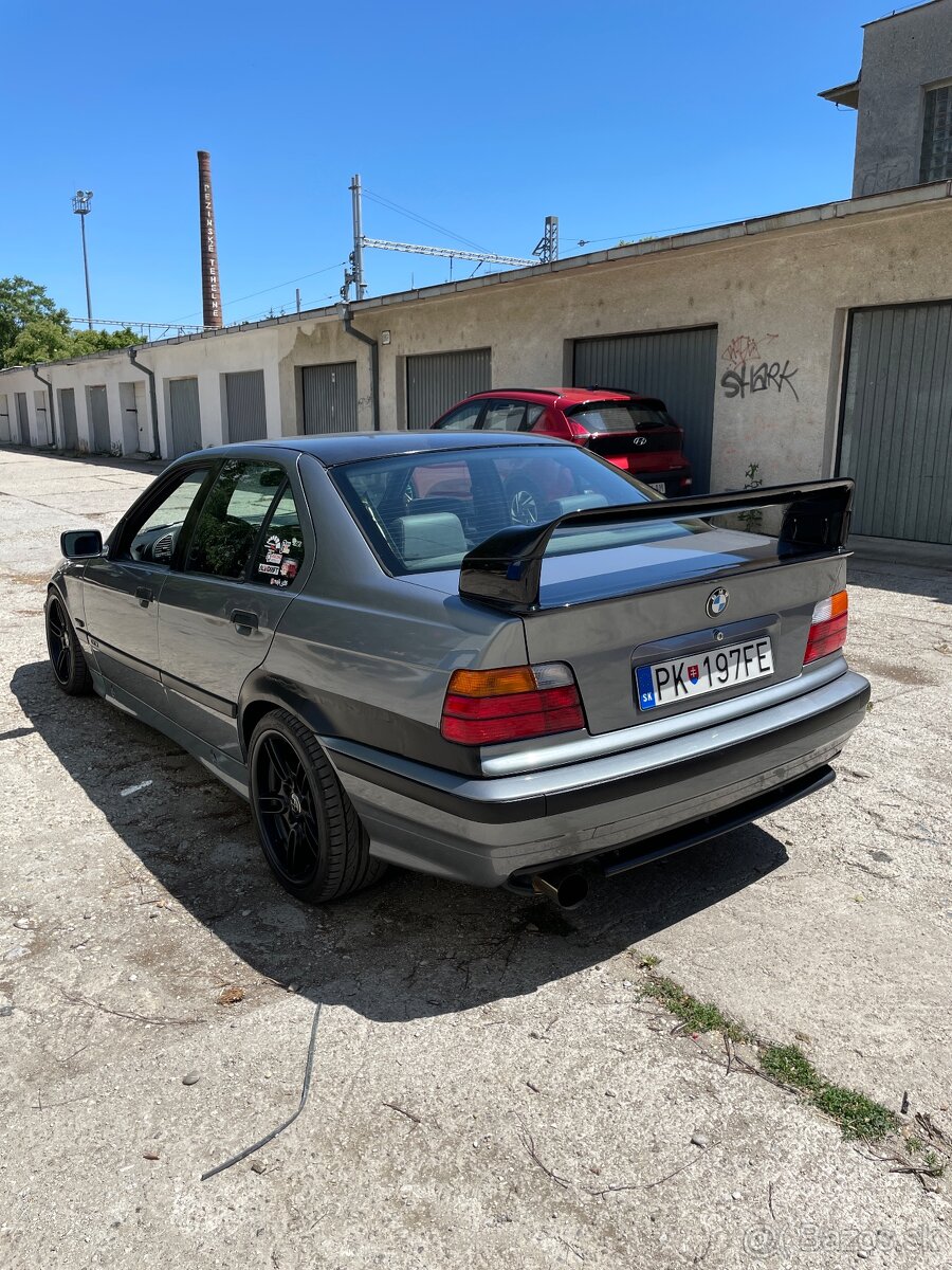 BMW e36 320i - 2