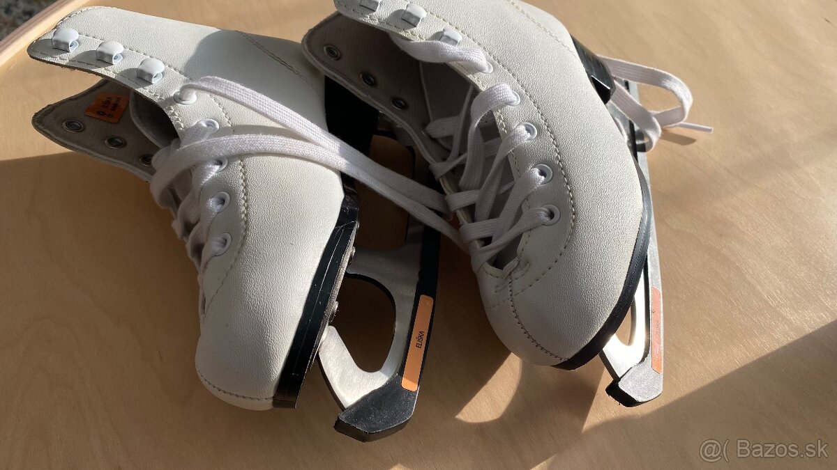 Dievcenske ladove korcule - 2