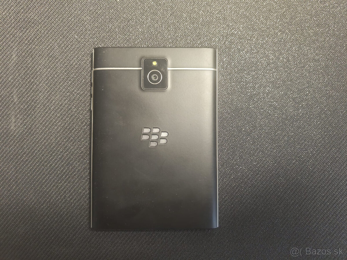 BlackBerry Passport - 2