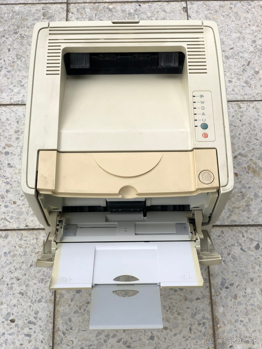 laserová tlačiareň HP LaserJet P2014 s paralelným portom - 2