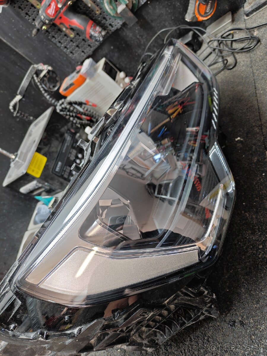 svetlo AUDI Q3 83A941012
, - 2