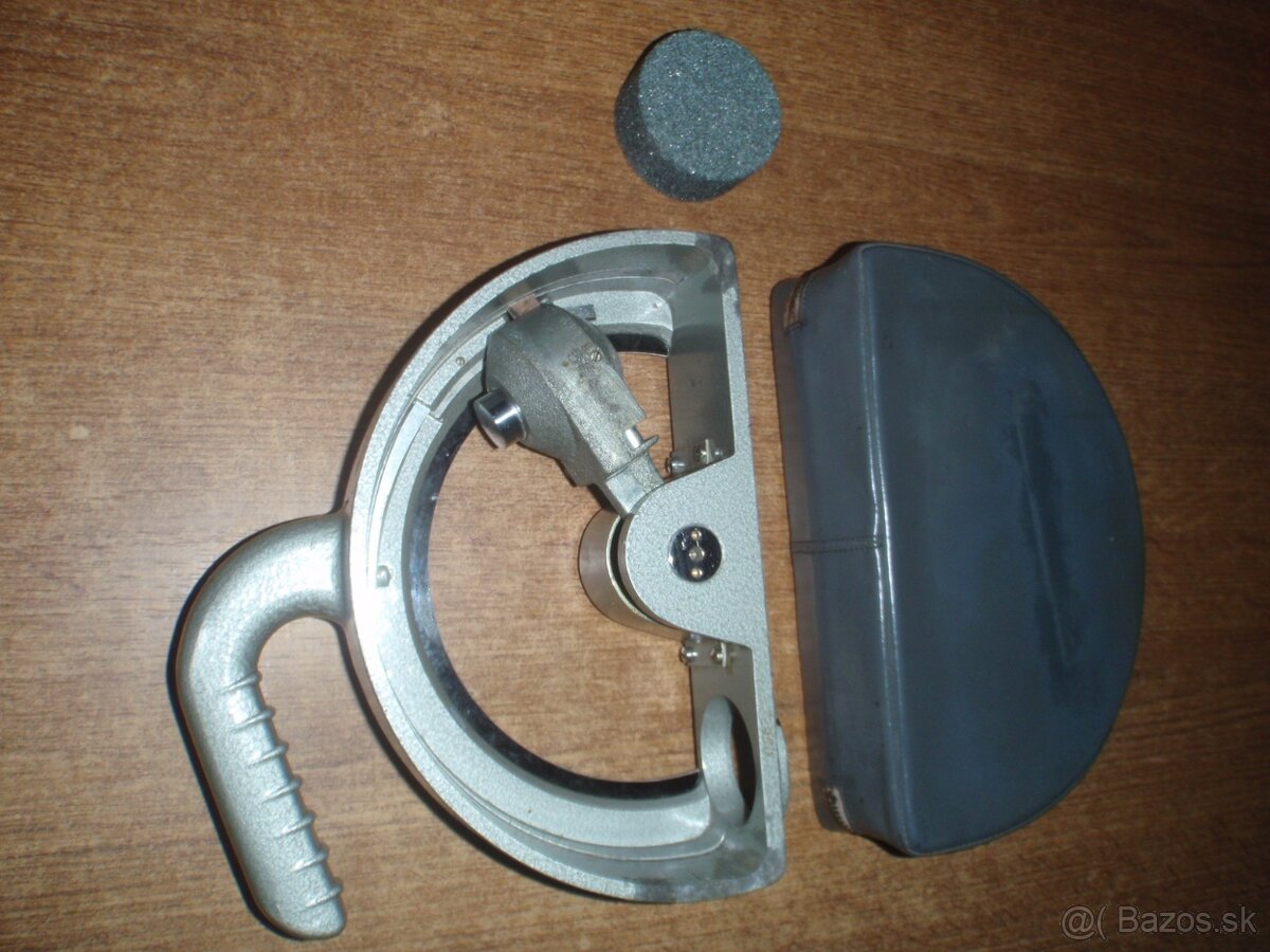 Švajčiarske Schmidtovo kladivko (odrazový tvrdomer) - 2