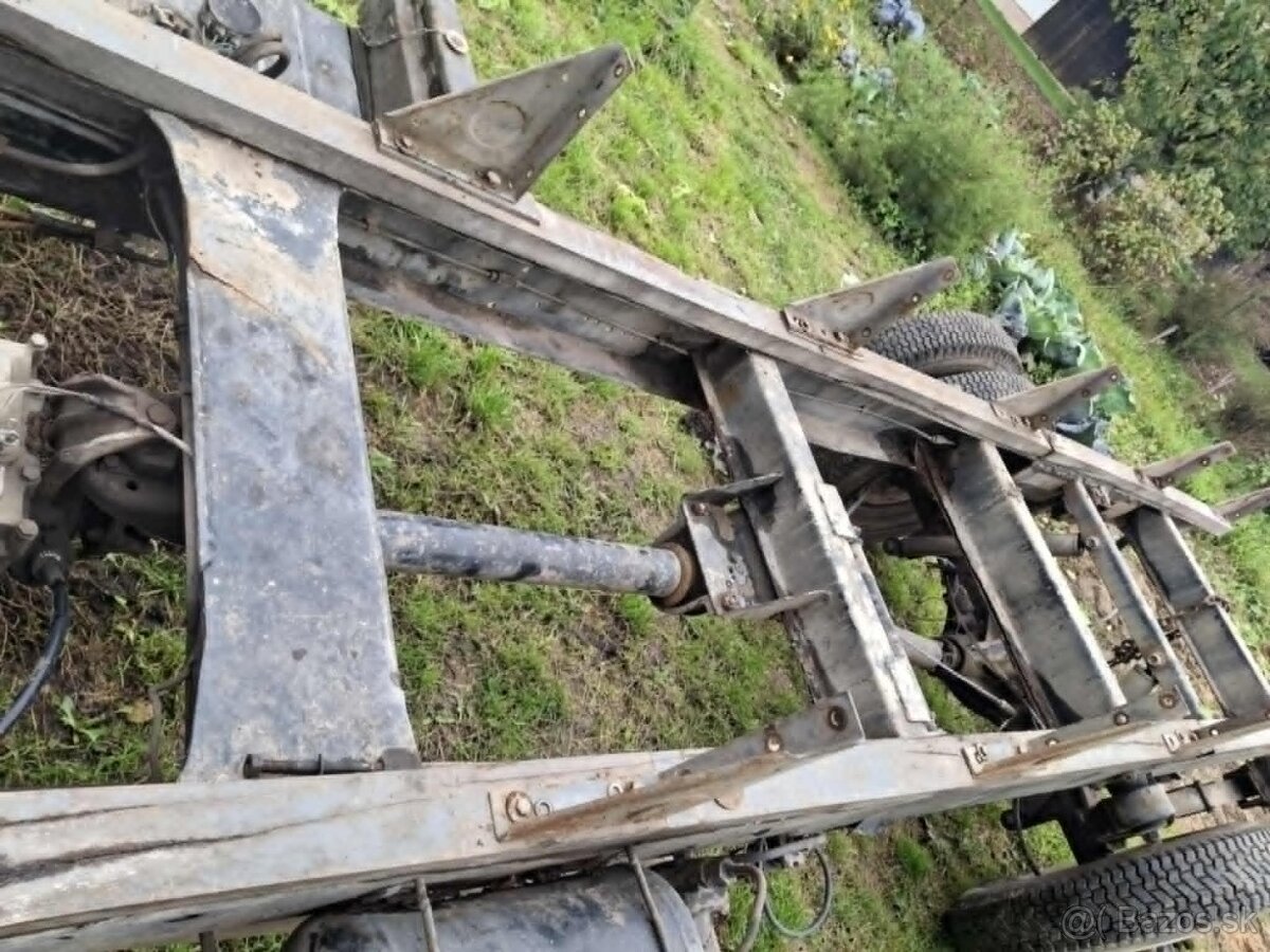 predam podvozok - šasi na avia 30 - 2