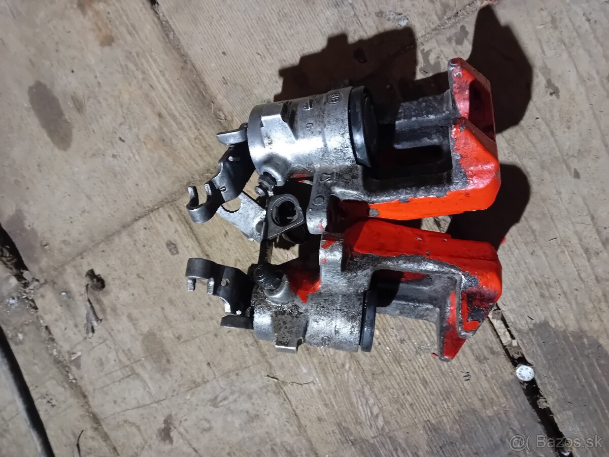 Zadne strmene auudi a3 8P - 2