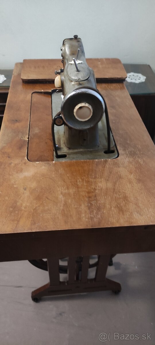 Šijací stroj - 2