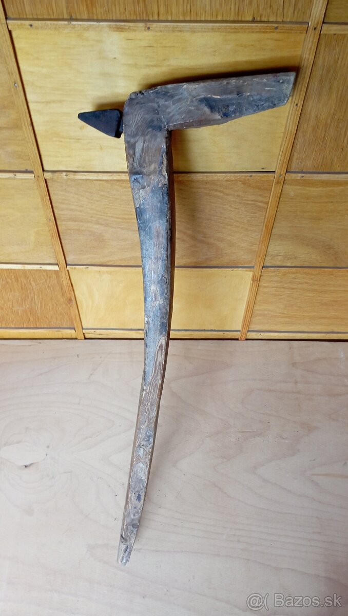 Starožitný naklepávač na kosu - 2