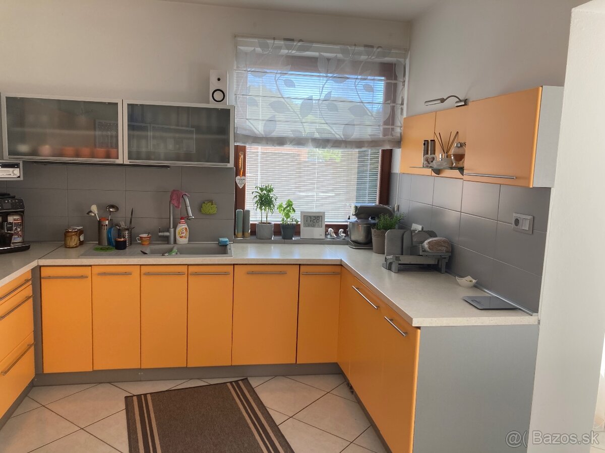 Kuchynská linka - 2