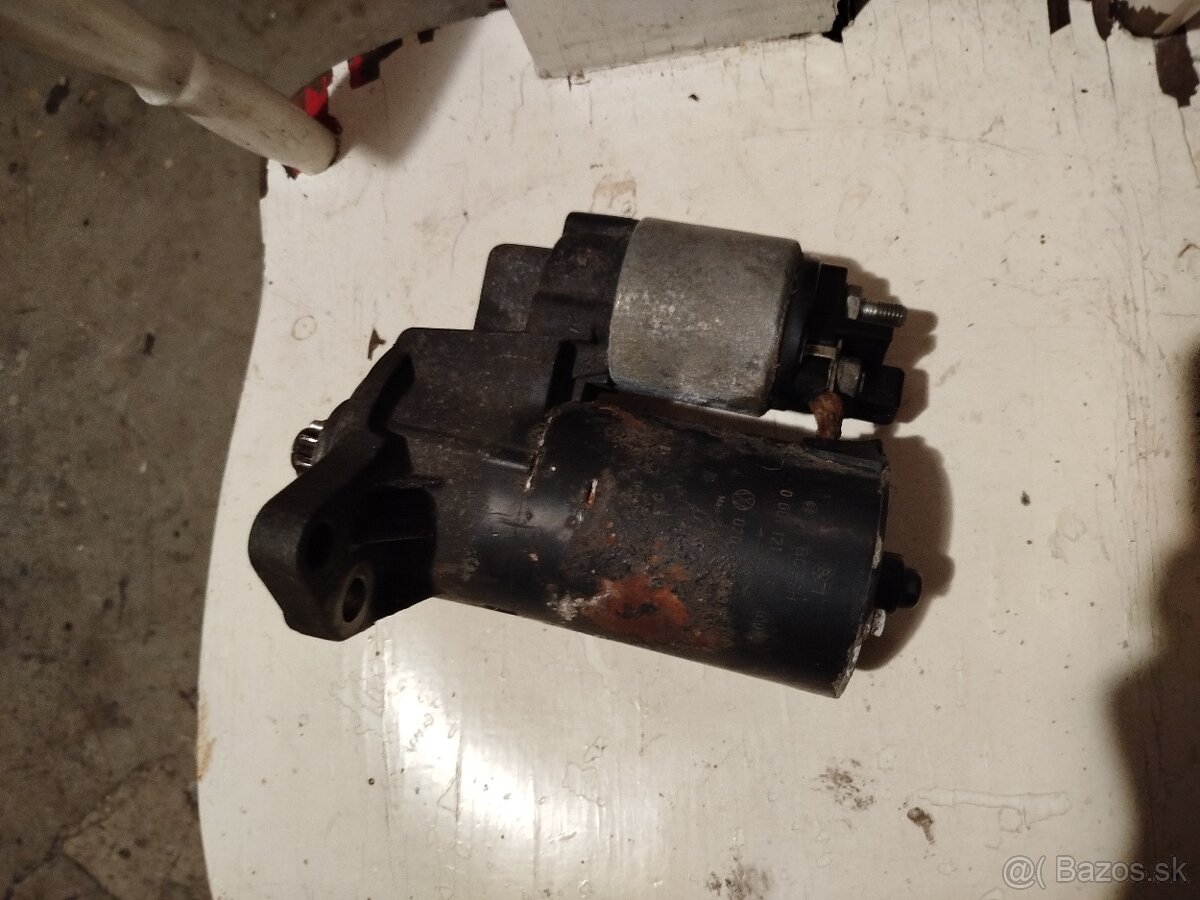 Štartér golf 4 1,4 benzin - 2