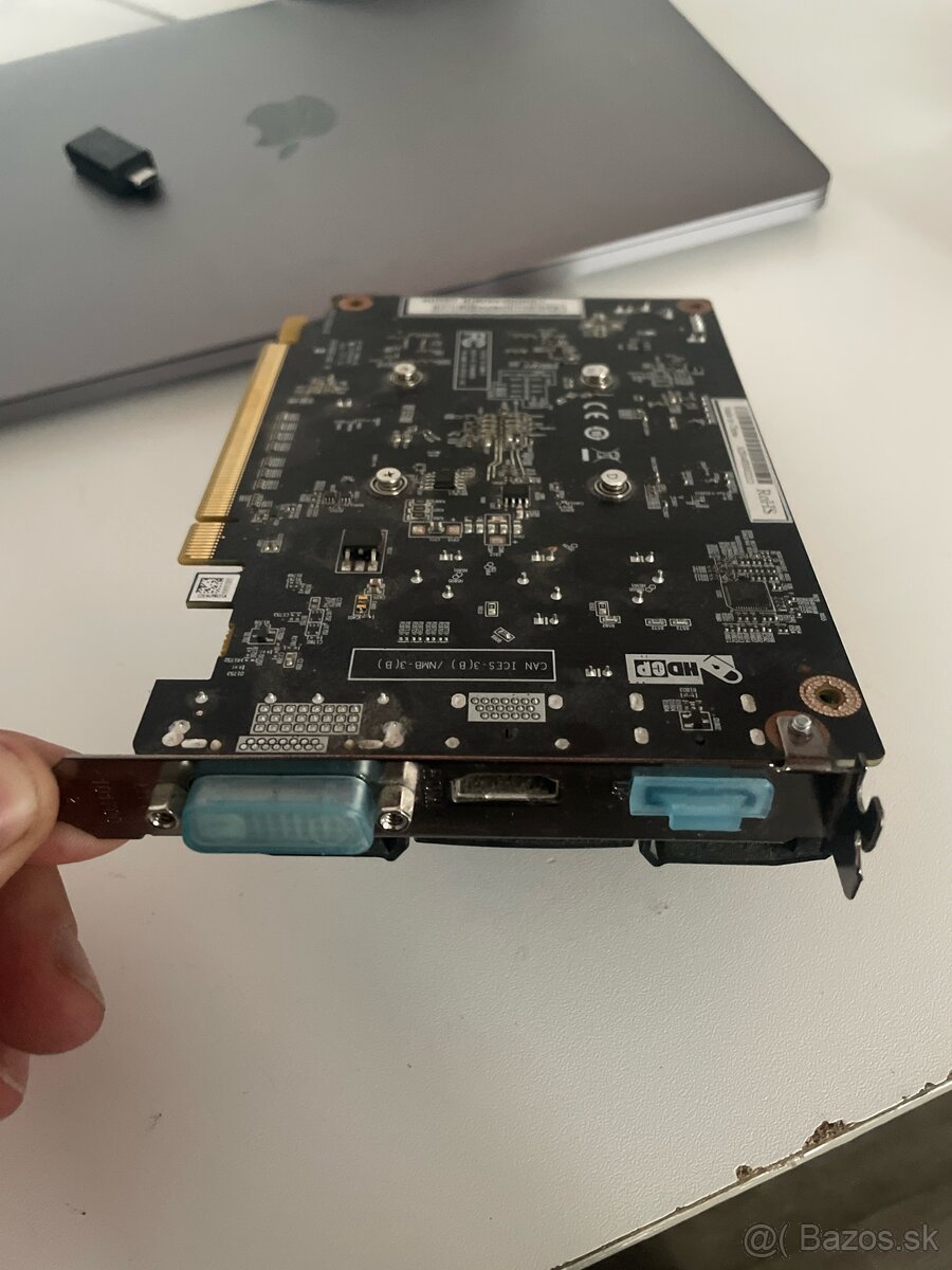 Radeon sapphire pulse rx550 4g gddr5 - 2