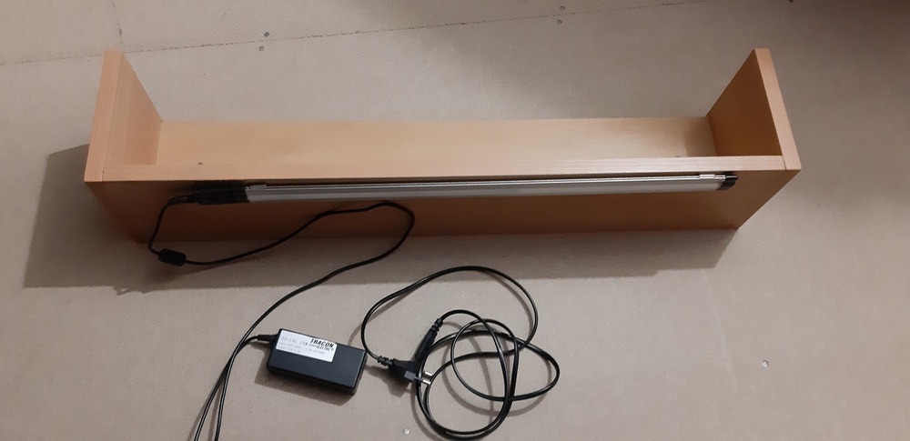 Polička s LED svetlom – buk - 2