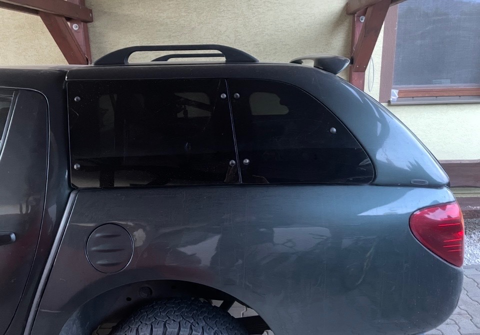 Hardtop Pickup - 2