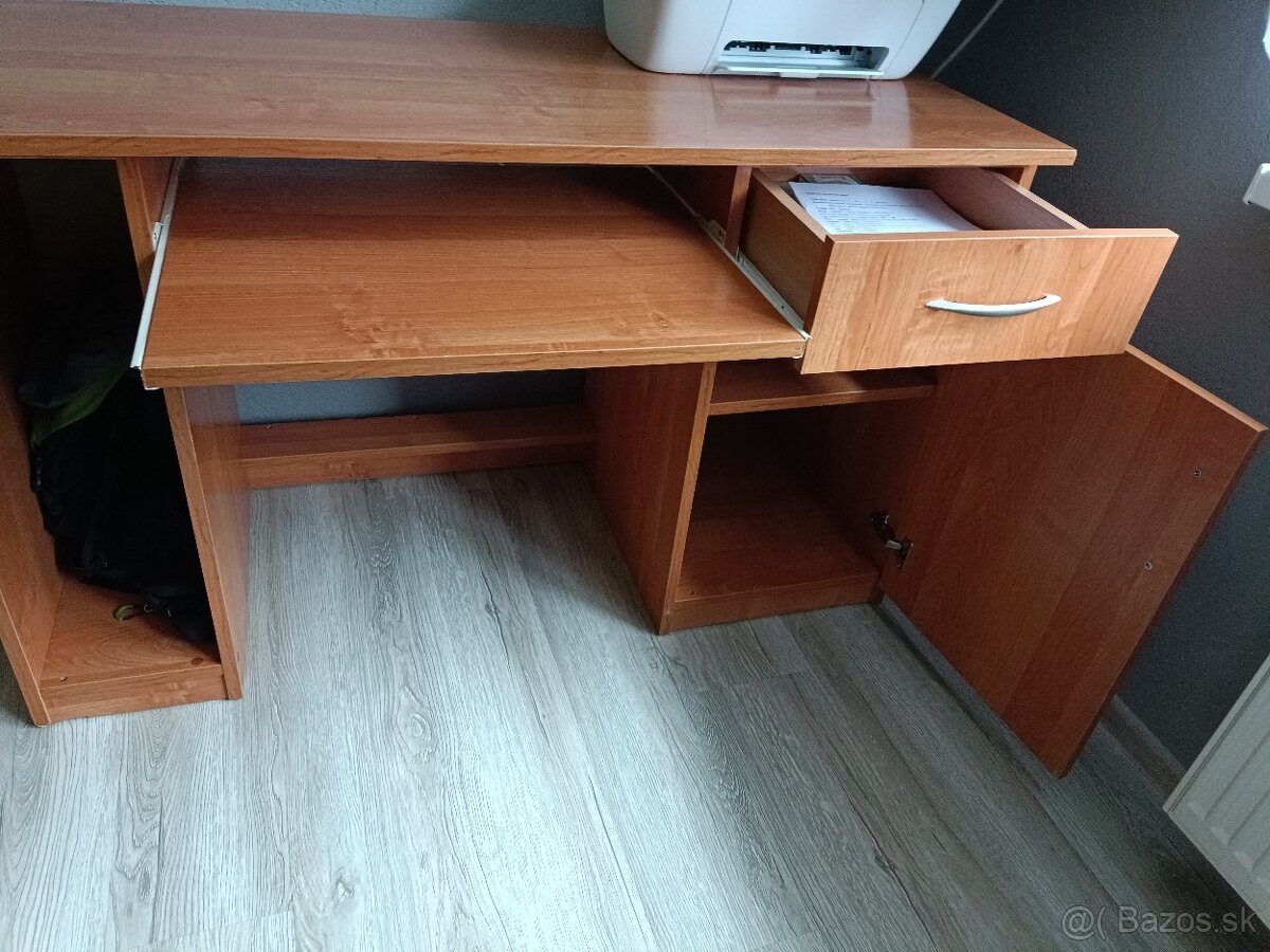 Predám počítačový stolík - 2