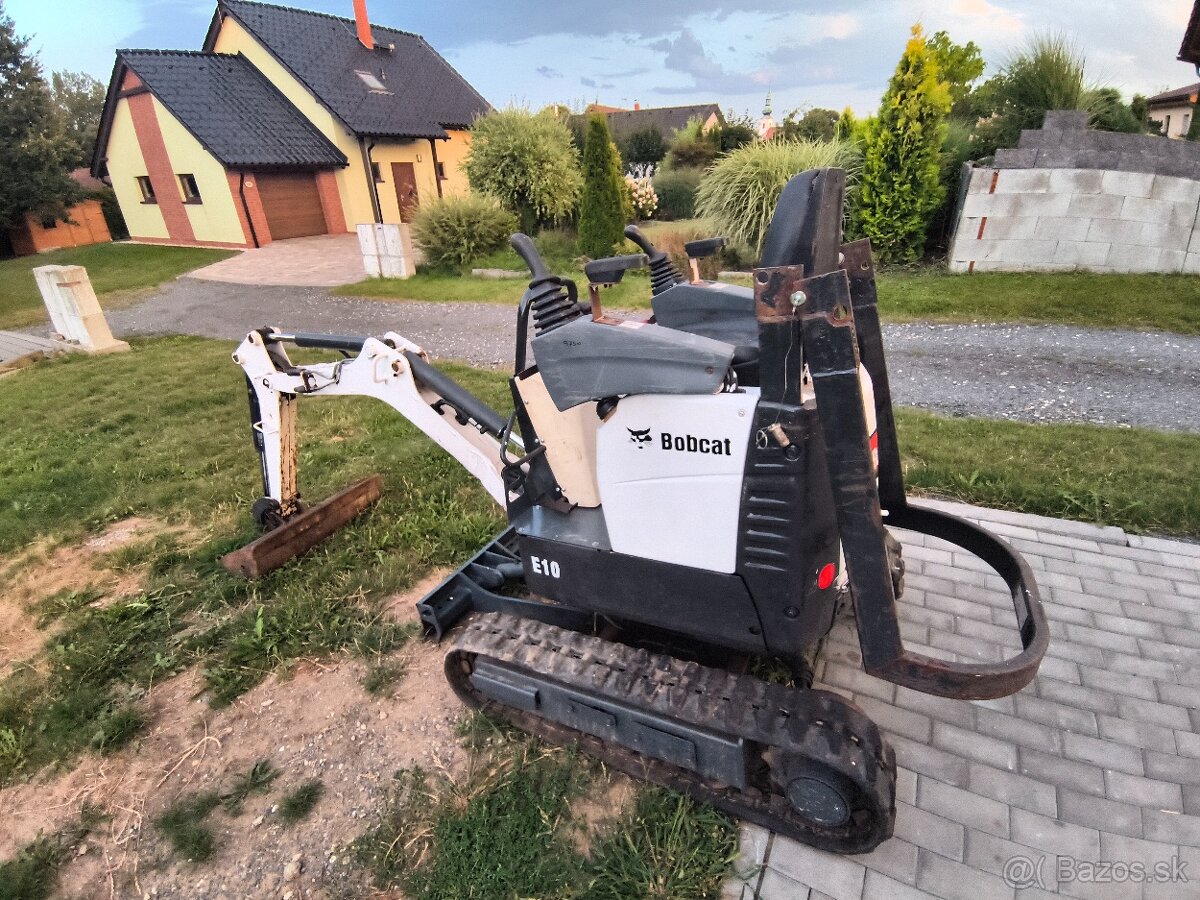 Bobcat E10 - 2