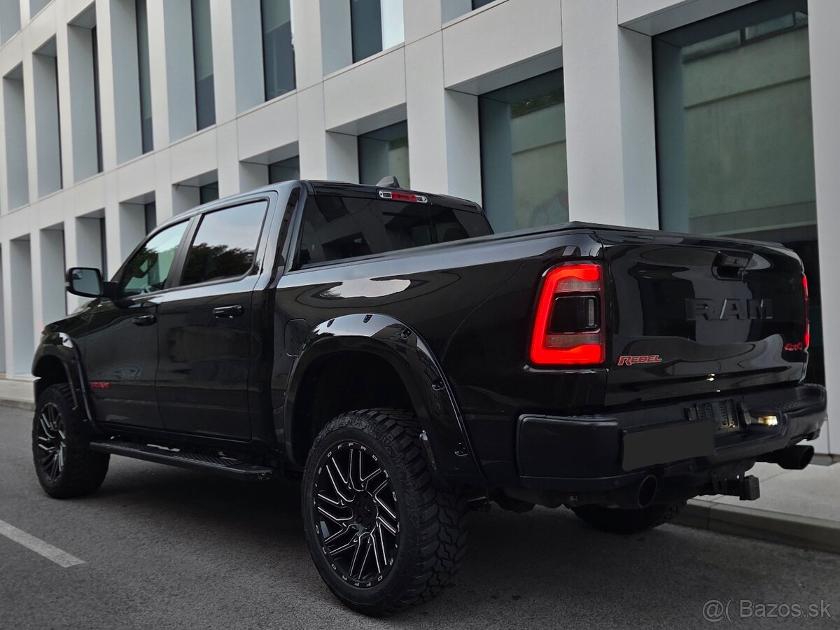 Dodge RAM 5.7 V8 Rebel - 2