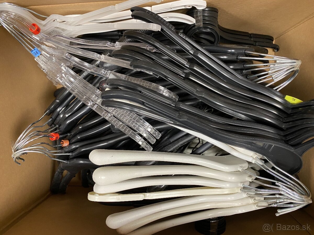 Vešiaky rôzne varianty 10 Euro za 100 kusov - 2