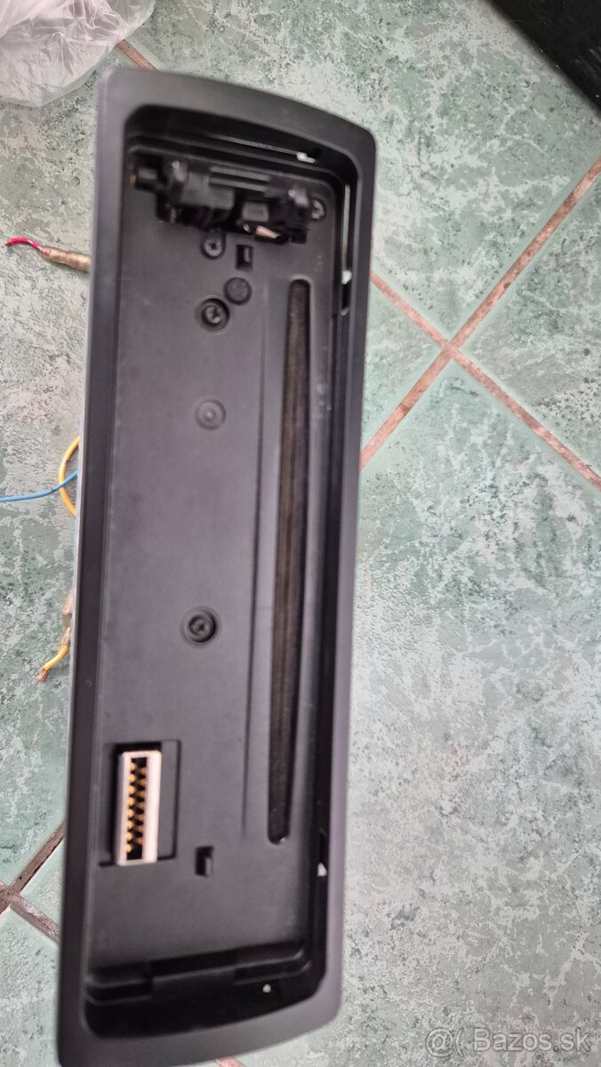 Sony CD-X GT225C - 2