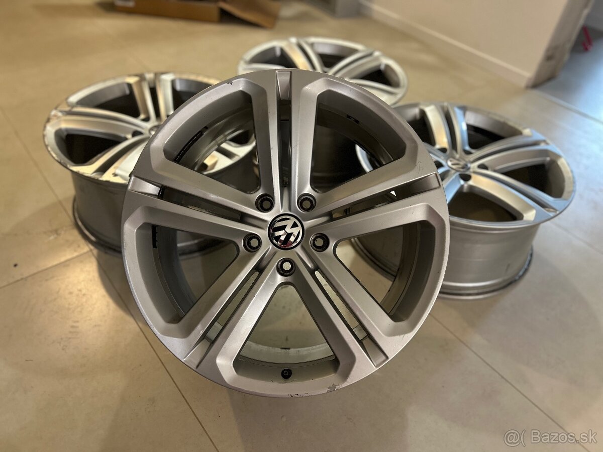 Elektróny orig.VW Mallory 5x130 R21 - 2