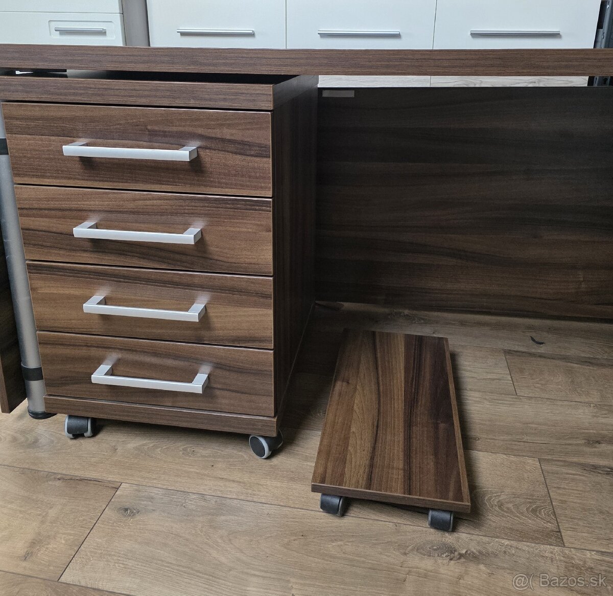 P:PRACOVNÝ STÔL - 2