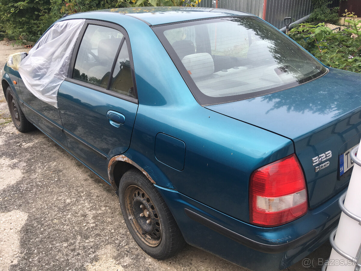 Mazda 323 - 2