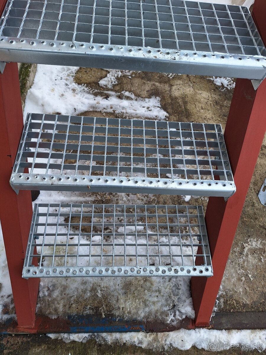 Pozinkované schody 60cm×24cm - 2