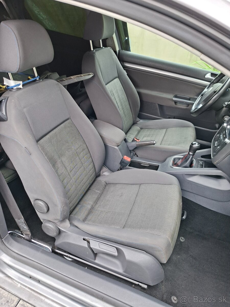 sedacky vw golf V - 2