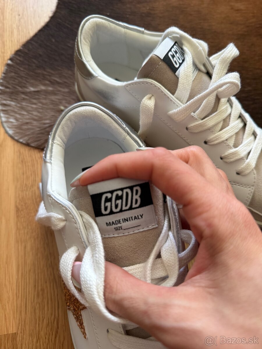 Golgen Goose - 2