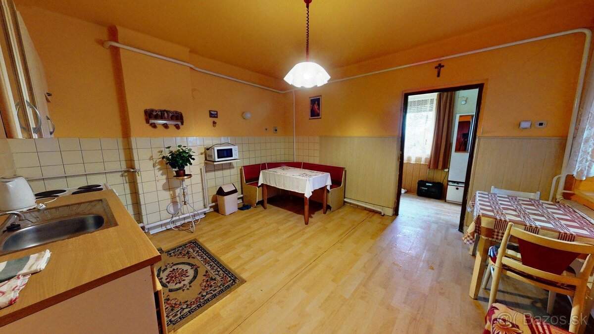 Na predaj rodinný dom v obci Dolný Lopašov s veľkým pozemkom - 2