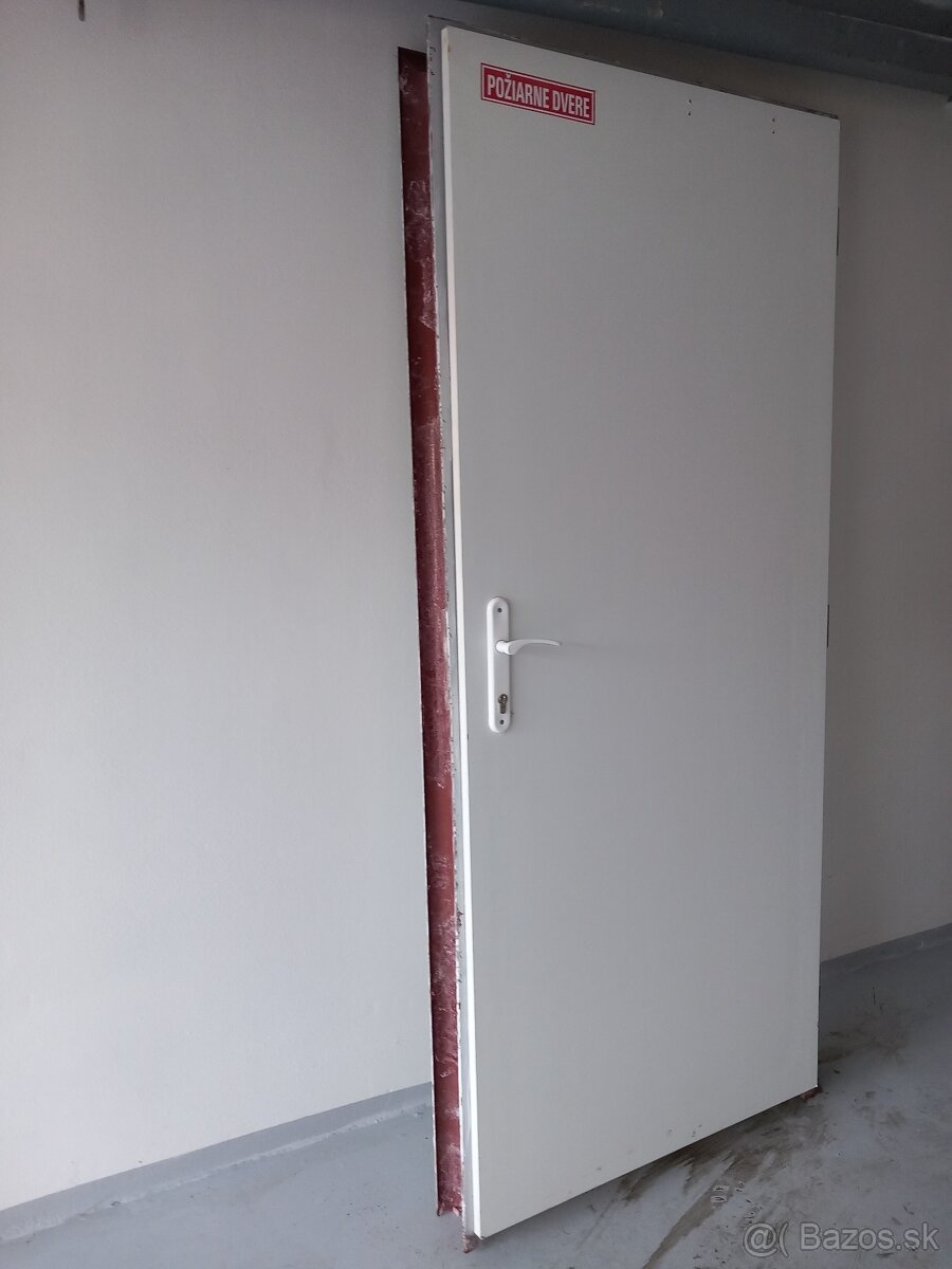 Protipožiarne dvere 80/197-pravé, požiarny uzáver - 2