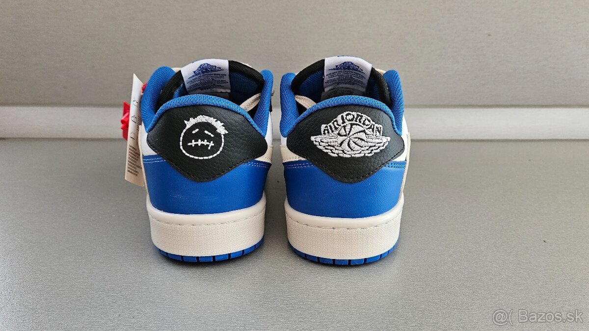 Nike AIR JORDAN 1 "Travis Scott" - 2