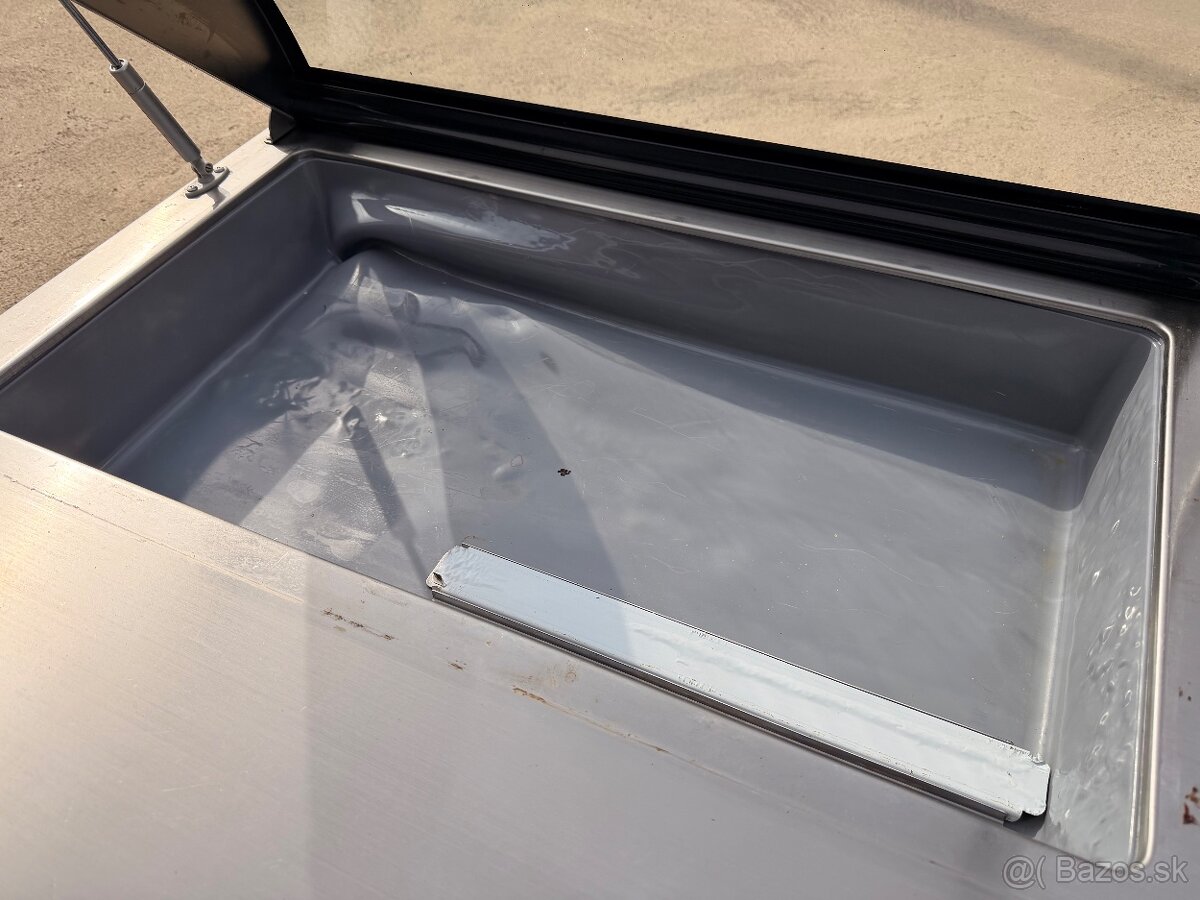 Chladiaca vitrína na GN nádoby – 67 L - 2