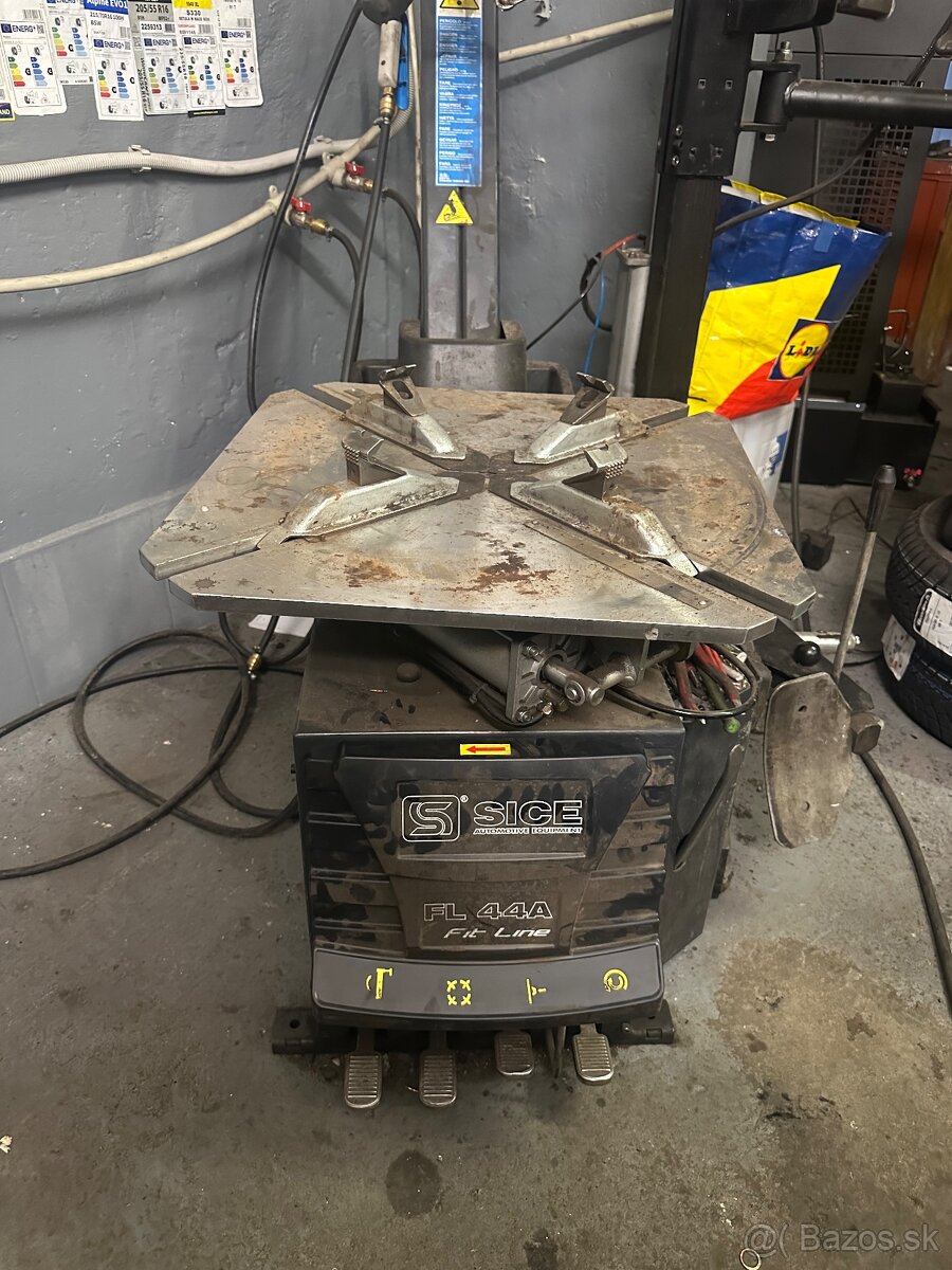 Vybavenie pneuservisu - 2