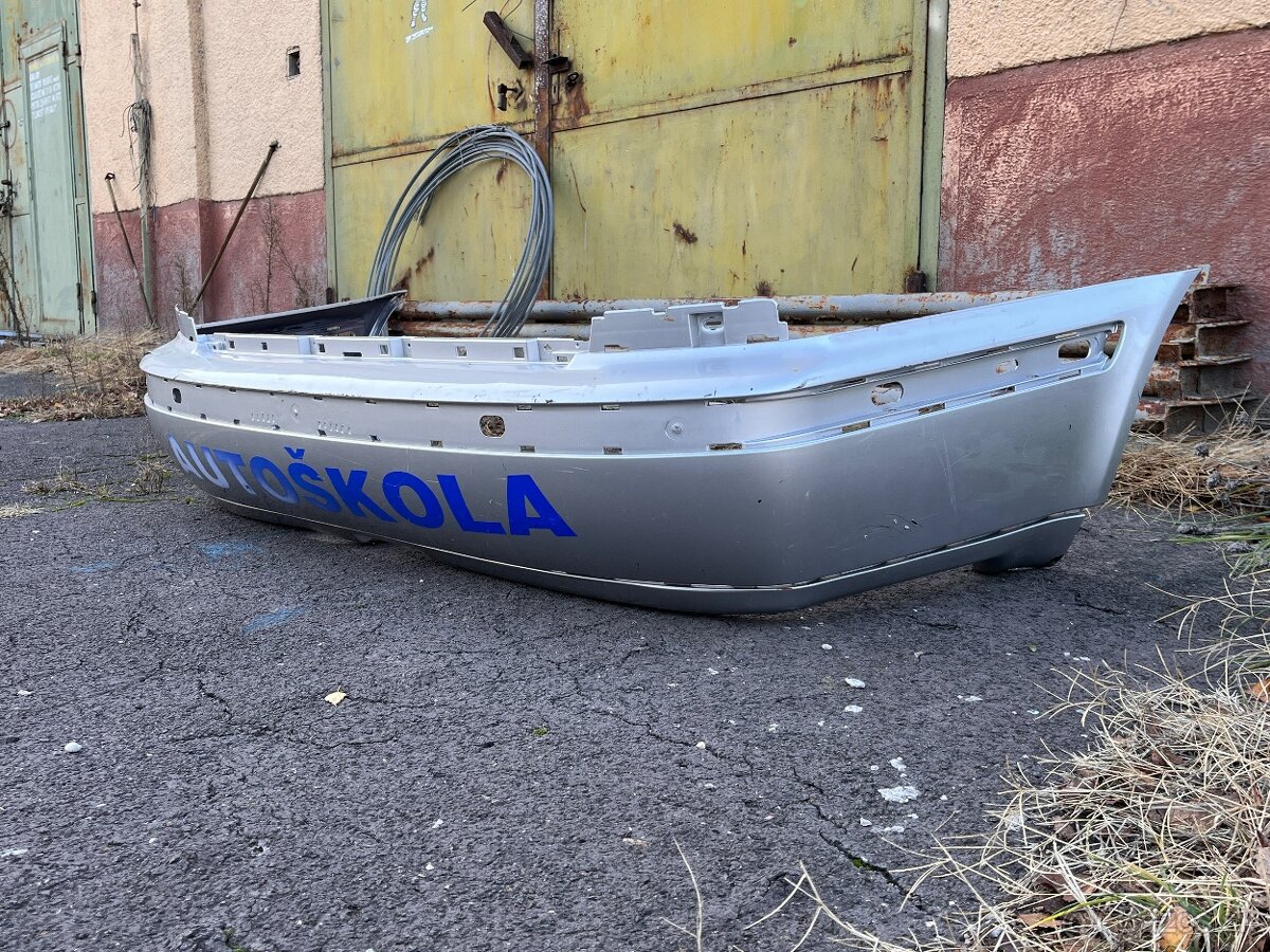 Škoda Octavia 1 zadný nárazník - 2