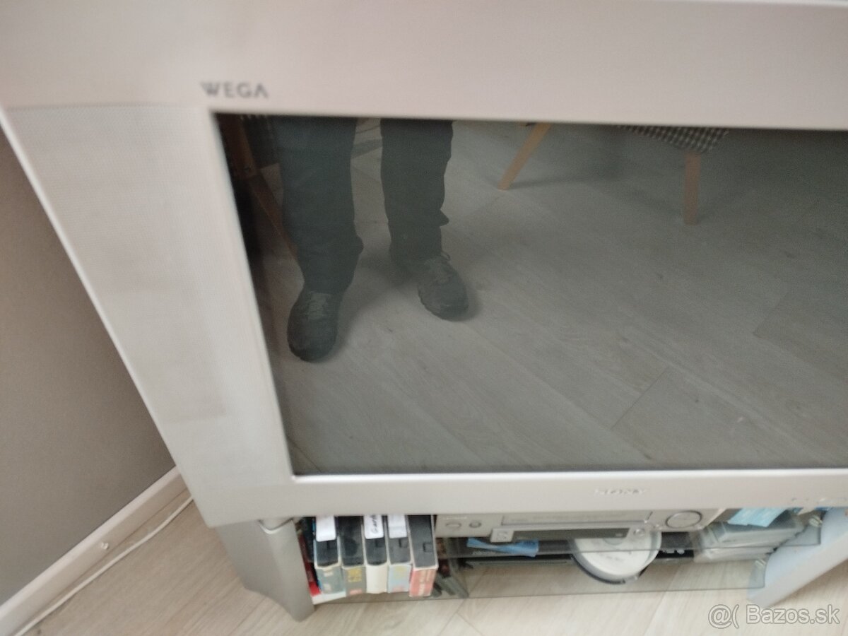Predam SONY Wega Trinitron - 2