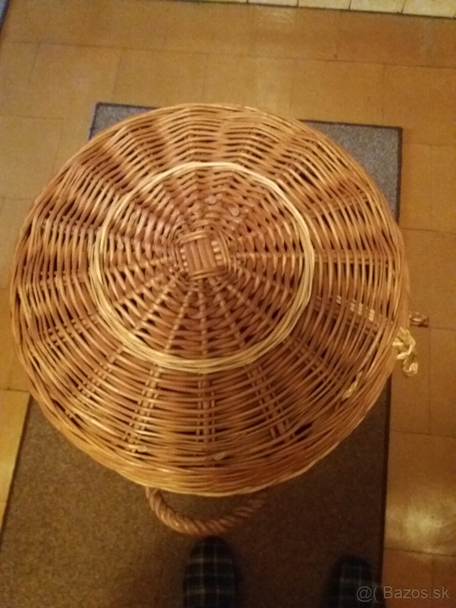 Predám prútený kôš na prádlo. - 2