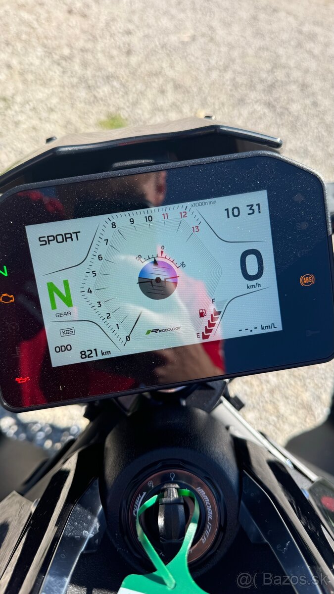 Kawasaki Z900 2025 - 2